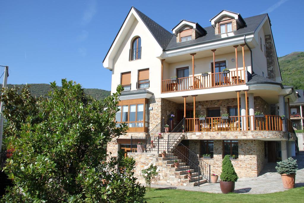 Villa Mencia Corullón Eksteriør billede